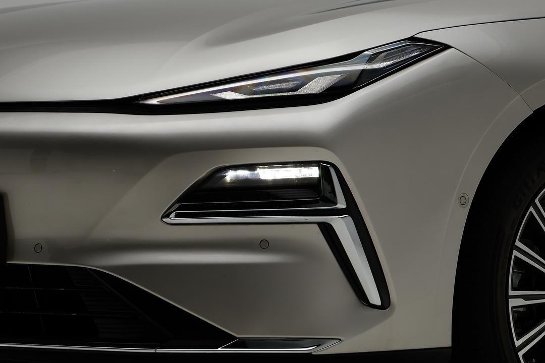  Galaxy Sparkle 8 PHEV