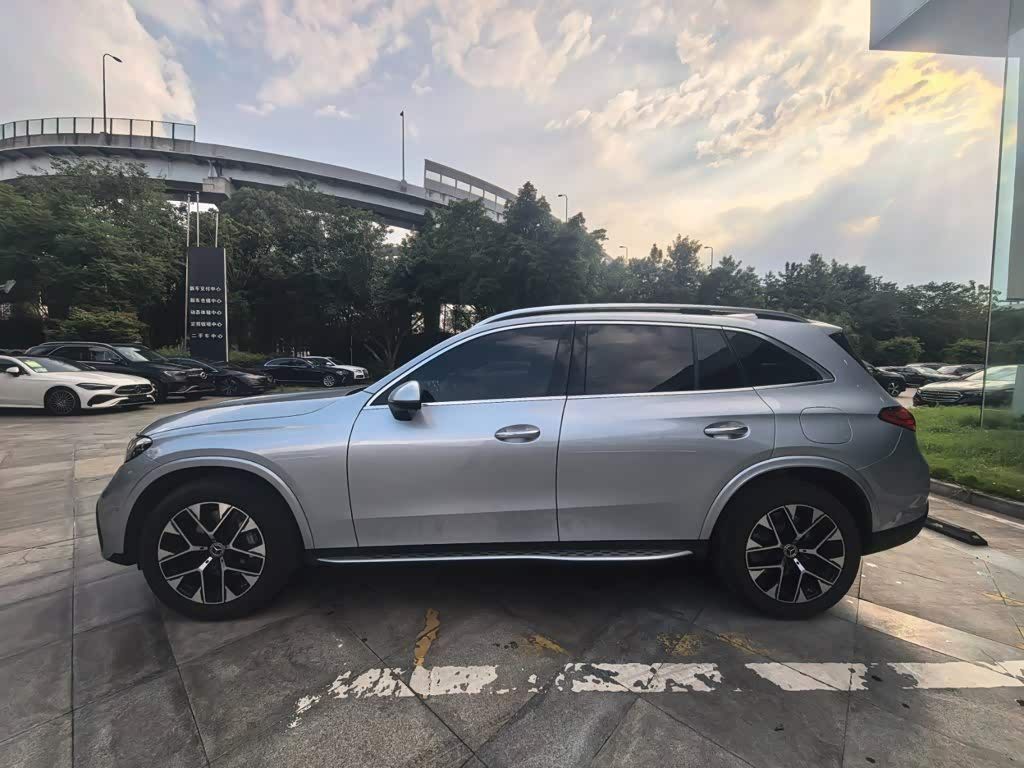  GLC