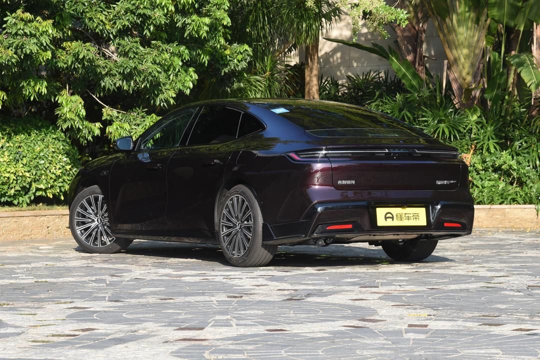  Galaxy Sparkle 8 PHEV