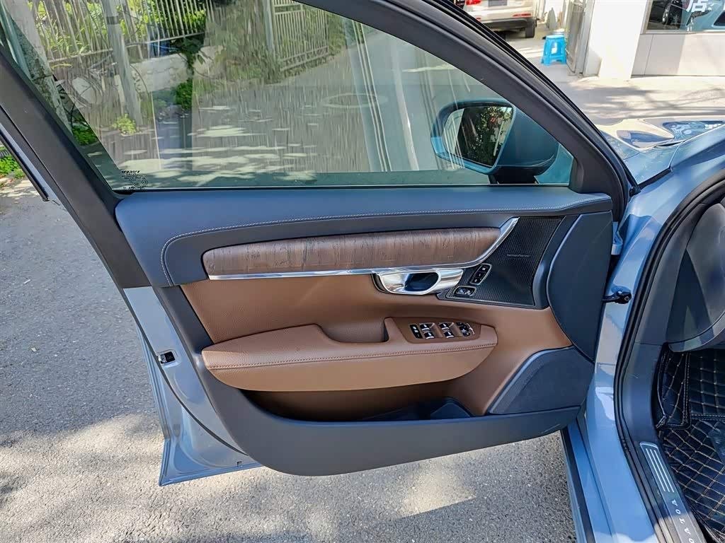  S90