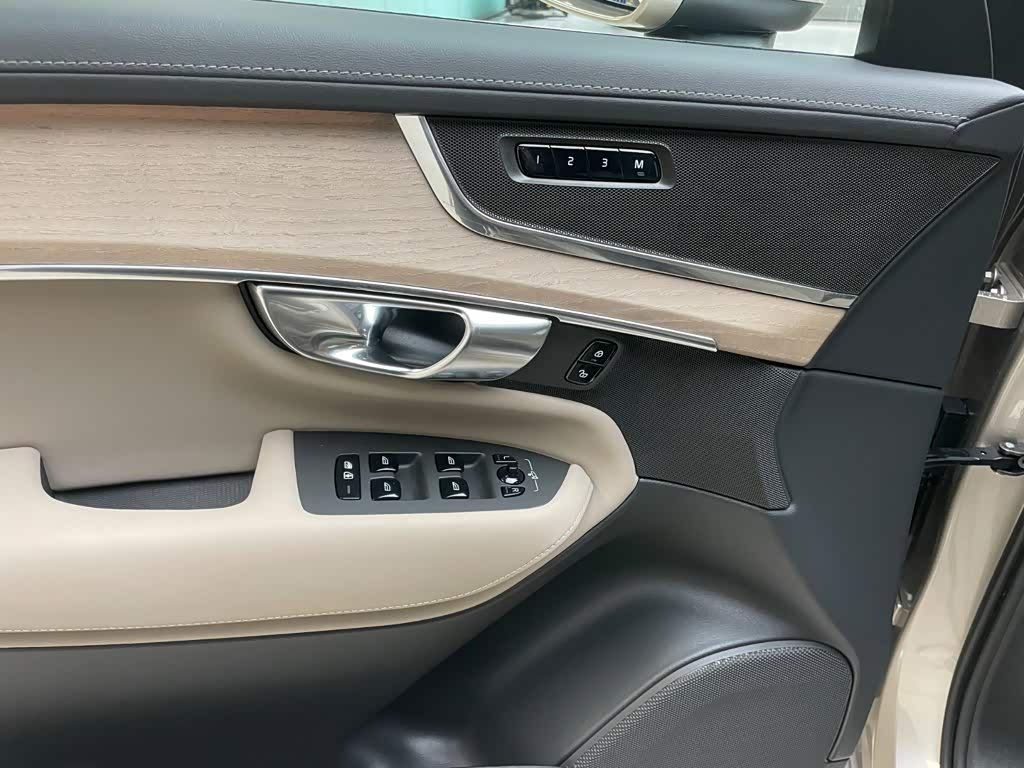  XC90