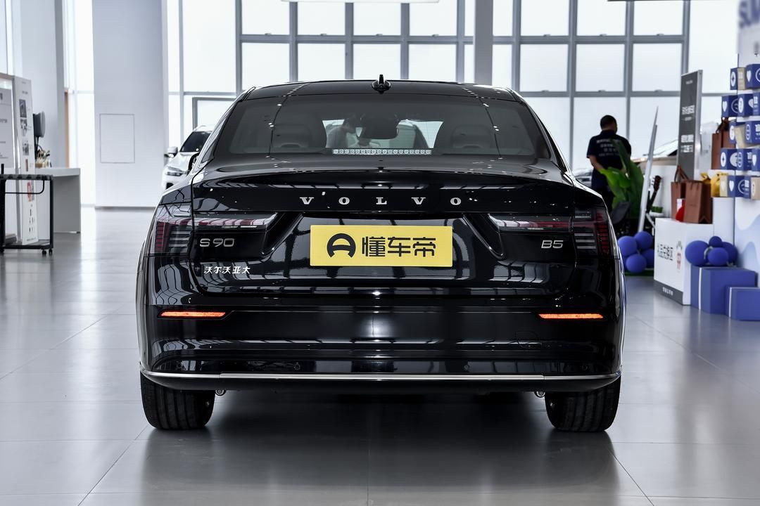  S90